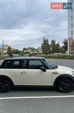 Хэтчбек MINI Cooper 2012 в 