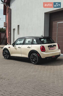 Хэтчбек MINI Cooper 2016 в Ужгороде