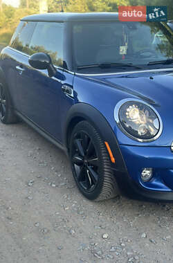 Хэтчбек MINI Cooper 2013 в 