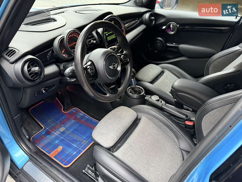 Хетчбек MINI Cooper 2017 в Києві