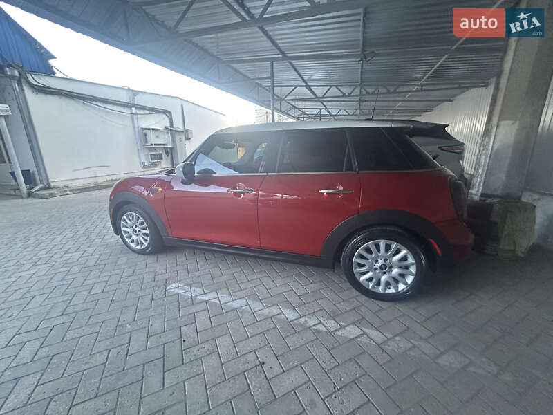 Хэтчбек MINI Cooper 2016 в Николаеве