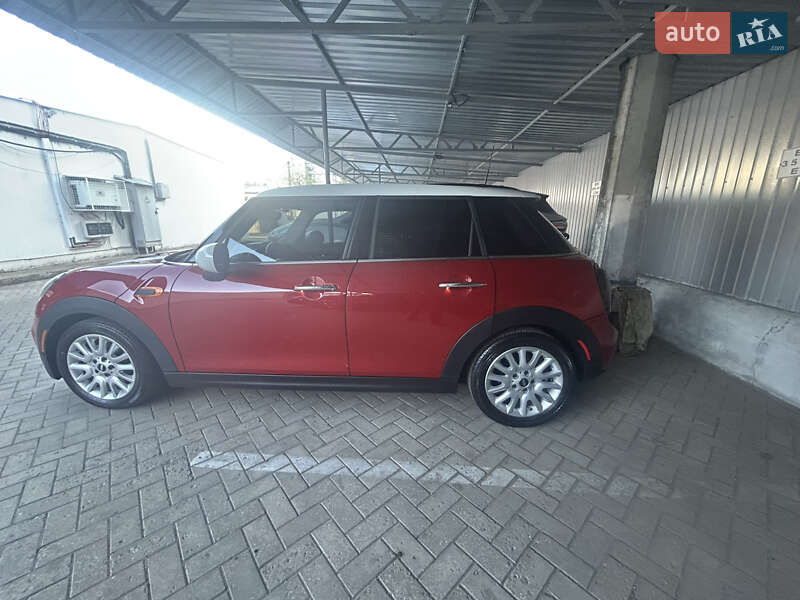Хэтчбек MINI Cooper 2016 в Николаеве