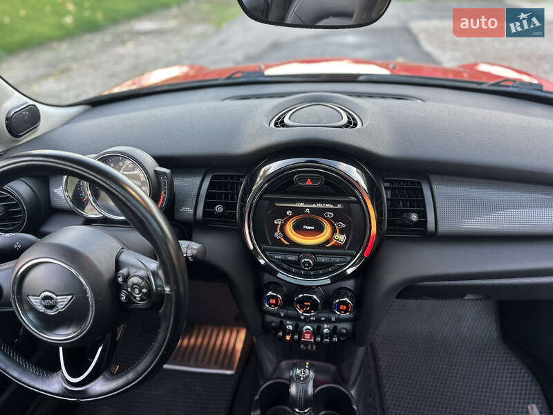 Хэтчбек MINI Cooper 2017 в Полтаве