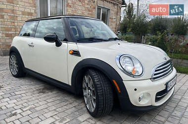 Хетчбек MINI Cooper 2012 в 