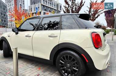 Хэтчбек MINI Cooper 2017 в 
