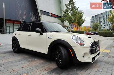 Хэтчбек MINI Cooper 2017 в 