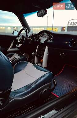 Хэтчбек MINI Cooper 2006 в 
