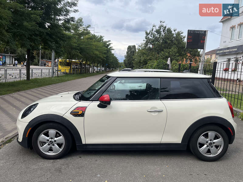 Хэтчбек MINI Cooper 2014 в Львове