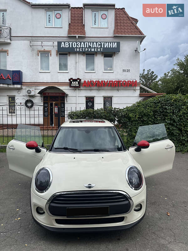 Хэтчбек MINI Cooper 2014 в Львове