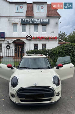 Хетчбек MINI Cooper 2014 в 