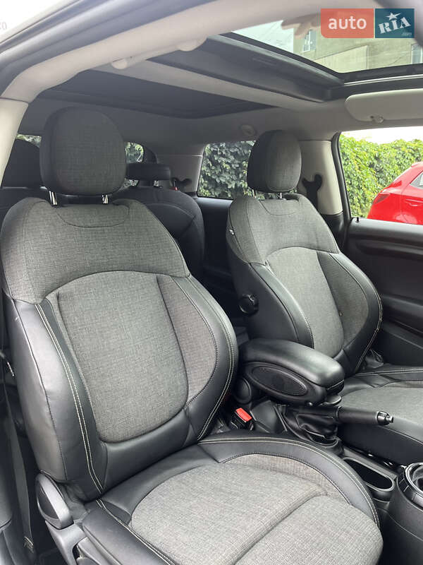 Хэтчбек MINI Cooper 2014 в Львове