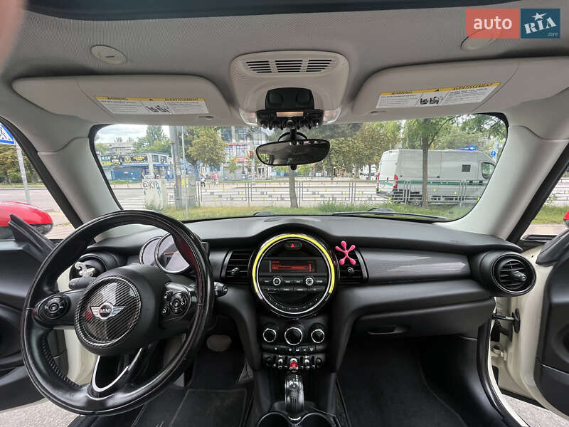 Хэтчбек MINI Cooper 2014 в Львове