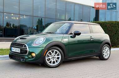 Хетчбек MINI Cooper 2016 в  фото 2 Хетчбек MINI Cooper 2016 в