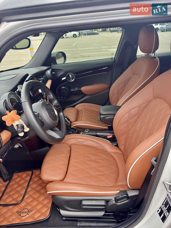 Хэтчбек MINI Cooper 2021 в Киеве