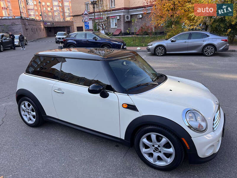 Хетчбек MINI Cooper 2013 в Києві фото 10 Хетчбек MINI Cooper 2013 в Києві