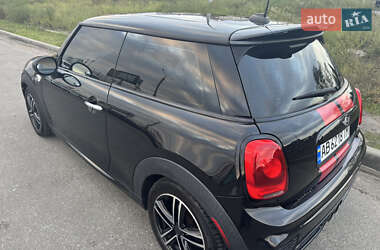 Хэтчбек MINI Cooper 2016 в Киеве