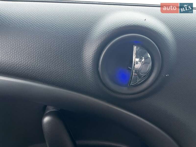 Позашляховик / Кросовер MINI Cooper 2016 в Києві фото 15 Позашляховик / Кросовер MINI Cooper 2016 в Києві