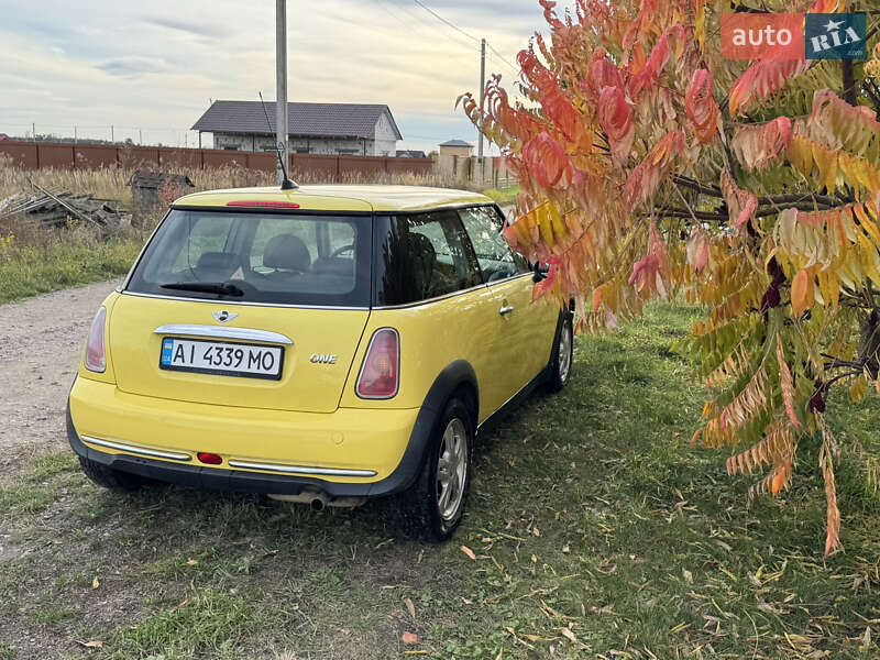 Хэтчбек MINI Cooper 2005 в Киеве