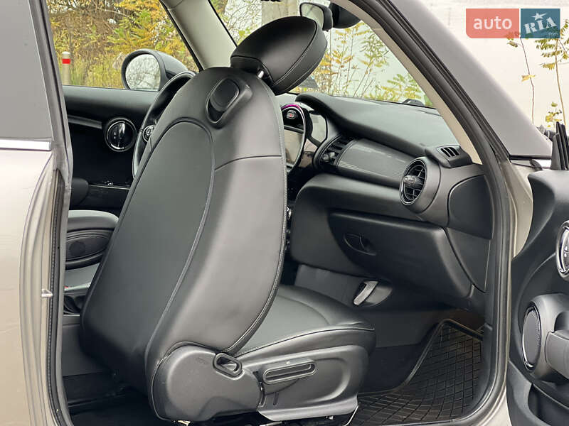 Хетчбек MINI Cooper 2017 в Києві фото 16 Хетчбек MINI Cooper 2017 в Києві