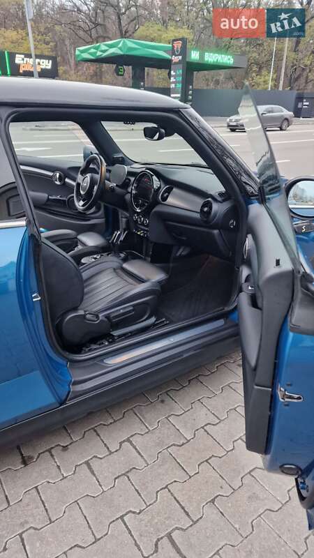 Хэтчбек MINI Cooper 2022 в Киеве
