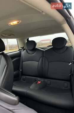 Хэтчбек MINI Cooper 2012 в Черновцах