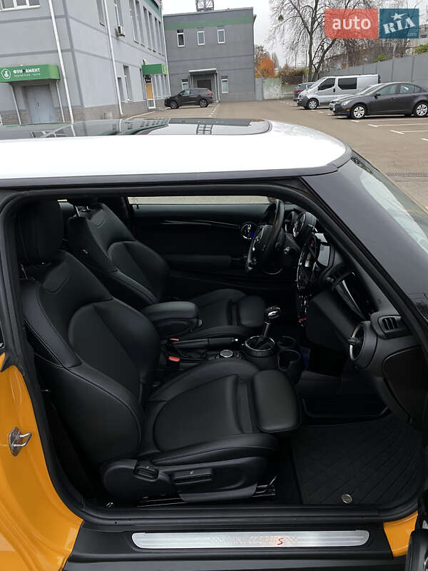 Хэтчбек MINI Cooper 2015 в Киеве