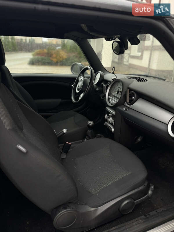 Хетчбек MINI Cooper 2008 в Софіївській Борщагівці фото 9 Хетчбек MINI Cooper 2008 в Софіївській Борщагівці