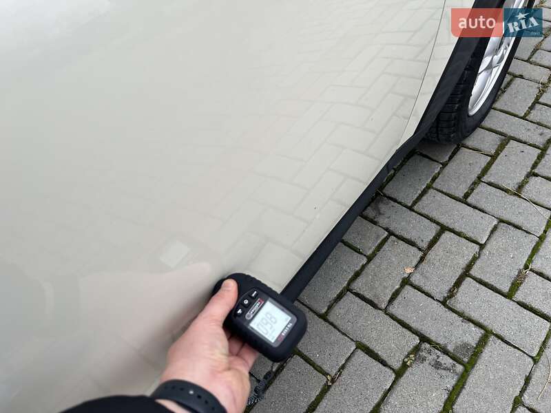 Хэтчбек MINI Cooper 2011 в Золочеве