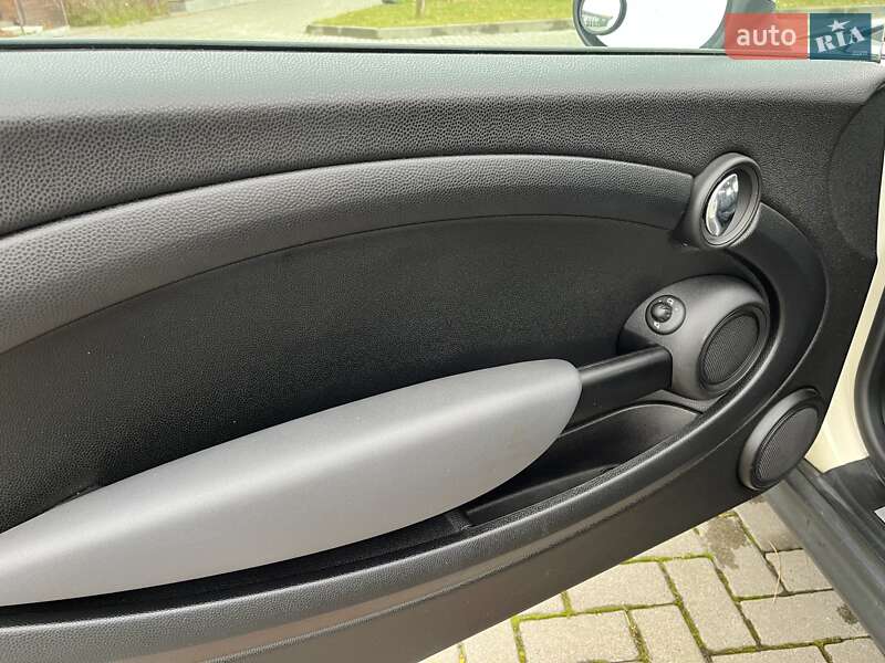 Хэтчбек MINI Cooper 2011 в Золочеве