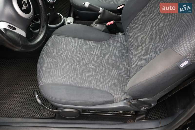 Хэтчбек MINI Cooper 2002 в Кривом Роге фото 13 Хэтчбек MINI Cooper 2002 в Кривом Роге
