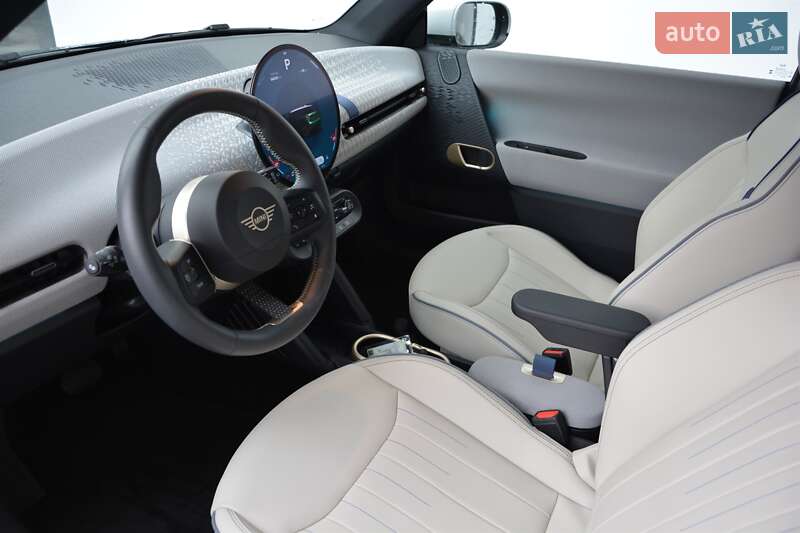 Хэтчбек MINI Cooper 2024 в Киеве фото 5 Хэтчбек MINI Cooper 2024 в Киеве