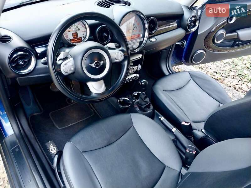 Хэтчбек MINI Cooper 2008 в Солотвине