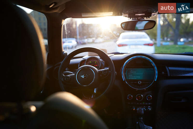 Хетчбек MINI Cooper 2018 в Києві