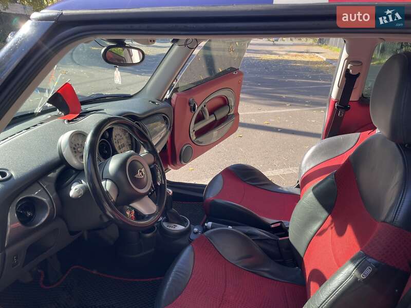 Хэтчбек MINI Cooper 2004 в Одессе