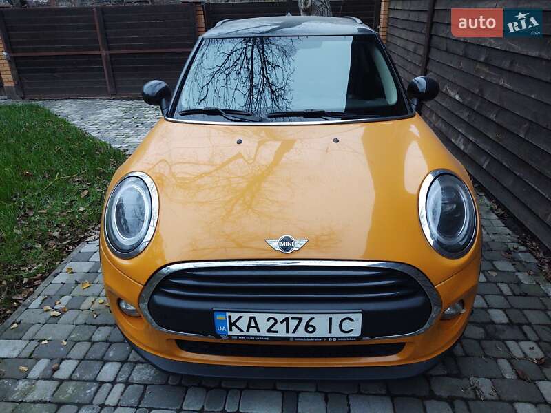 Хэтчбек MINI Cooper 2017 в Киеве