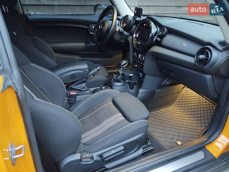 Хэтчбек MINI Cooper 2017 в Киеве