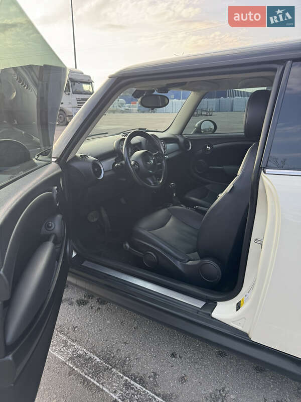 Хэтчбек MINI Cooper 2012 в Кропивницком фото 9 Хэтчбек MINI Cooper 2012 в Кропивницком