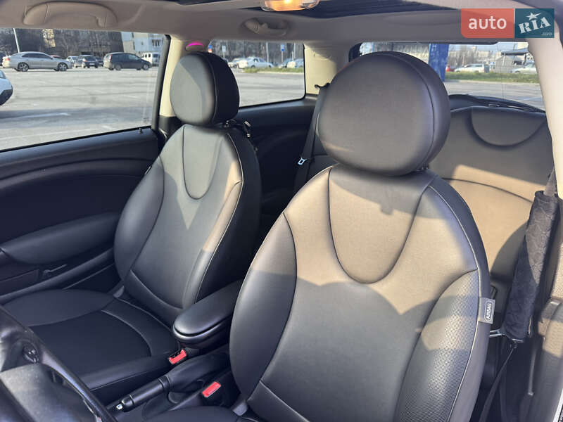 Хэтчбек MINI Cooper 2012 в Кропивницком фото 10 Хэтчбек MINI Cooper 2012 в Кропивницком