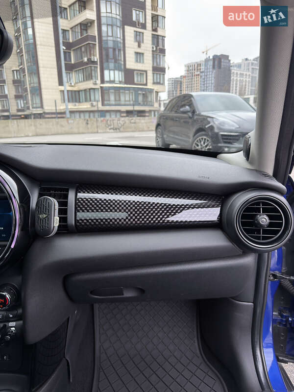 Хэтчбек MINI Cooper 2018 в Киеве фото 18 Хэтчбек MINI Cooper 2018 в Киеве