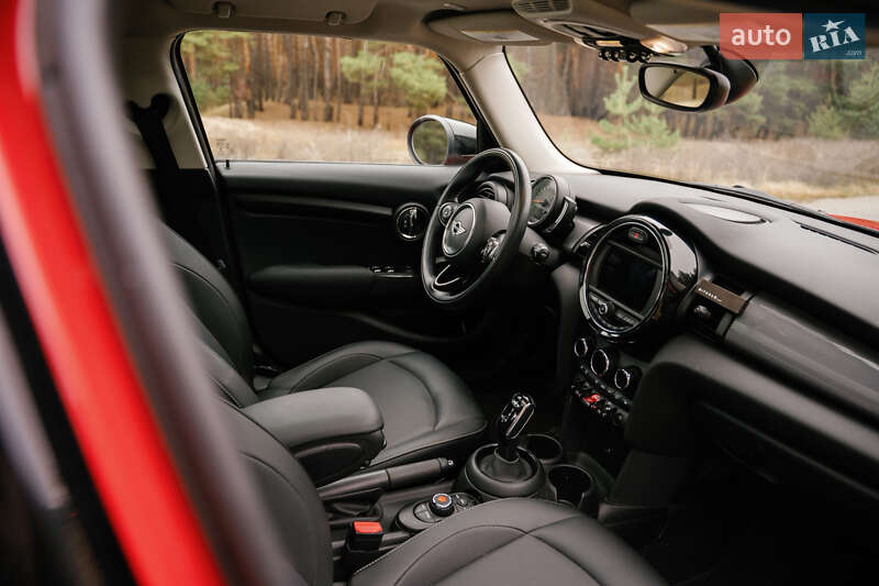 Хэтчбек MINI Cooper 2021 в Кременчуге фото 9 Хэтчбек MINI Cooper 2021 в Кременчуге