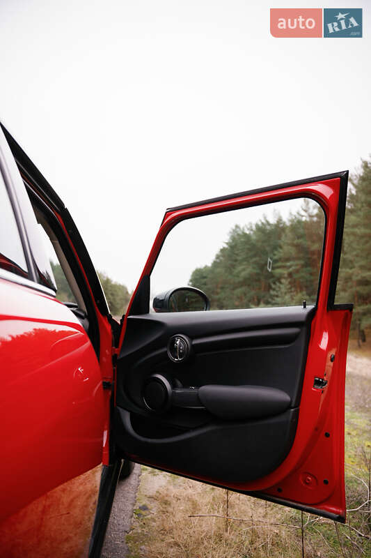 Хэтчбек MINI Cooper 2021 в Кременчуге фото 16 Хэтчбек MINI Cooper 2021 в Кременчуге