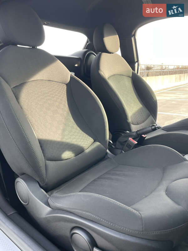 Купе MINI Cooper 2011 в Киеве фото 33 Купе MINI Cooper 2011 в Киеве