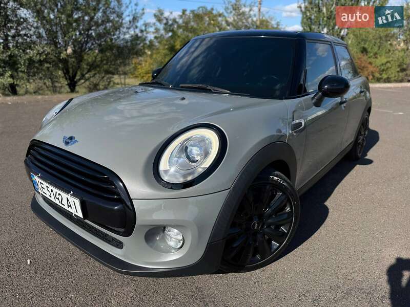 Хэтчбек MINI Cooper 2015 в Кривом Роге