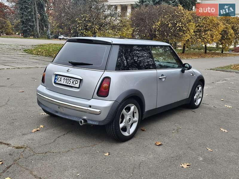 Хетчбек MINI Cooper 2004 в Києві