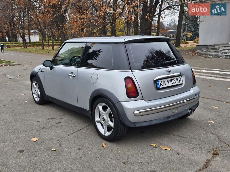 Хетчбек MINI Cooper 2004 в Києві