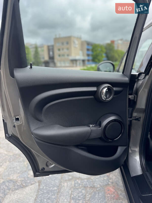 Хэтчбек MINI Cooper 2019 в Кременчуге фото 15 Хэтчбек MINI Cooper 2019 в Кременчуге