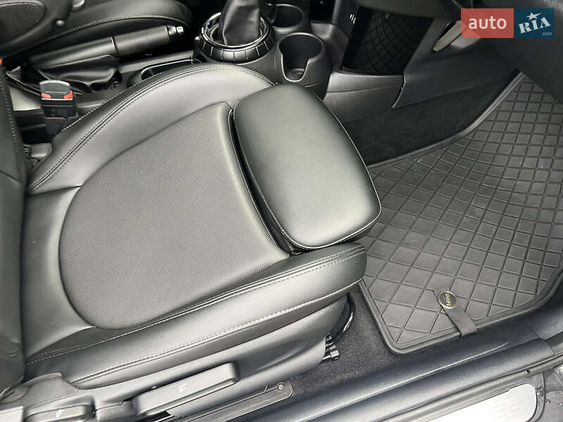 Хэтчбек MINI Cooper 2015 в Киеве