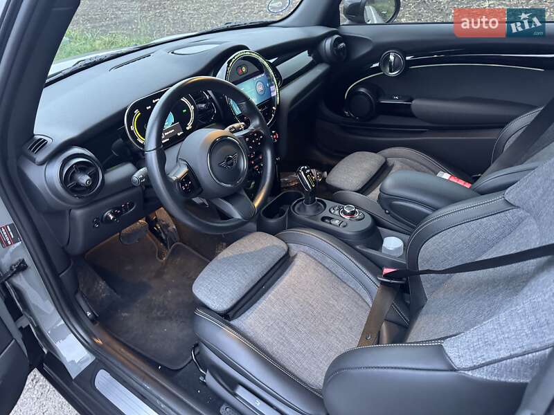 Хетчбек MINI Cooper 2021 в Ромнах