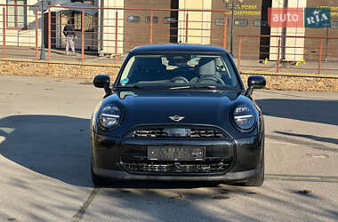 Хэтчбек MINI Cooper 2024 в Киеве