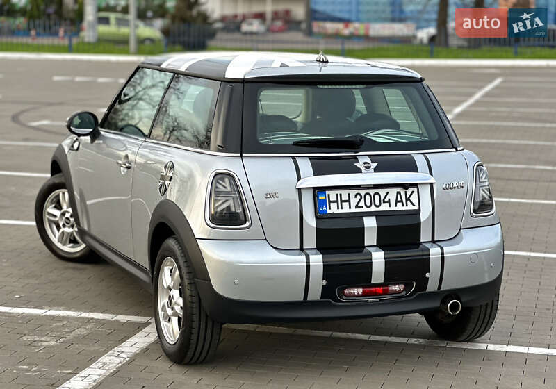 Хэтчбек MINI Cooper 2010 в Одессе